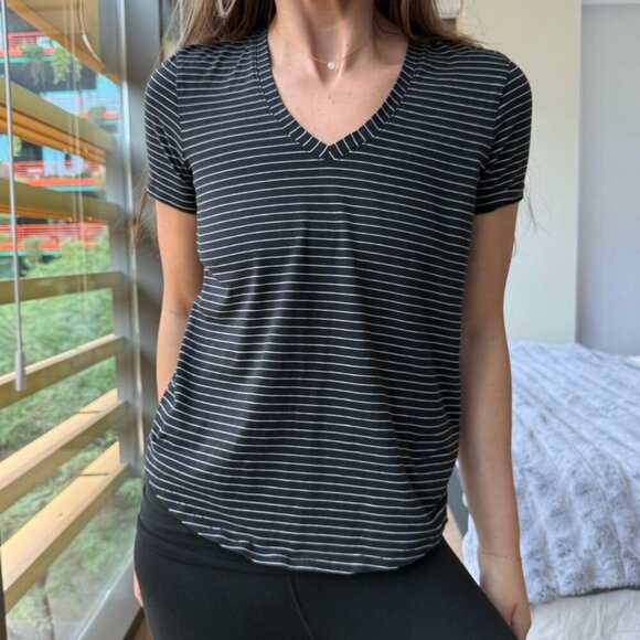 Lululemon Tee - Picture 1 of 4